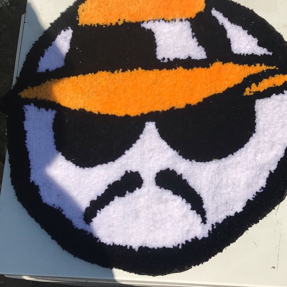 Custom Handtufted Rug - Picture 4 of 4